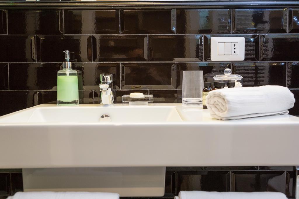 App Condotti Luxury Apartment In Roma Eksteriør bilde